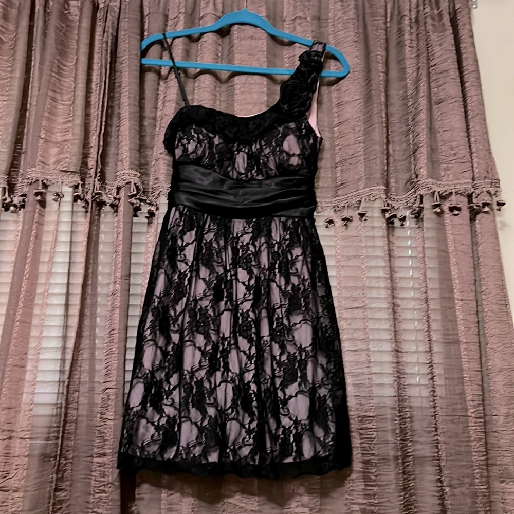 NWT black lace and baby pink prom/homecoming dress